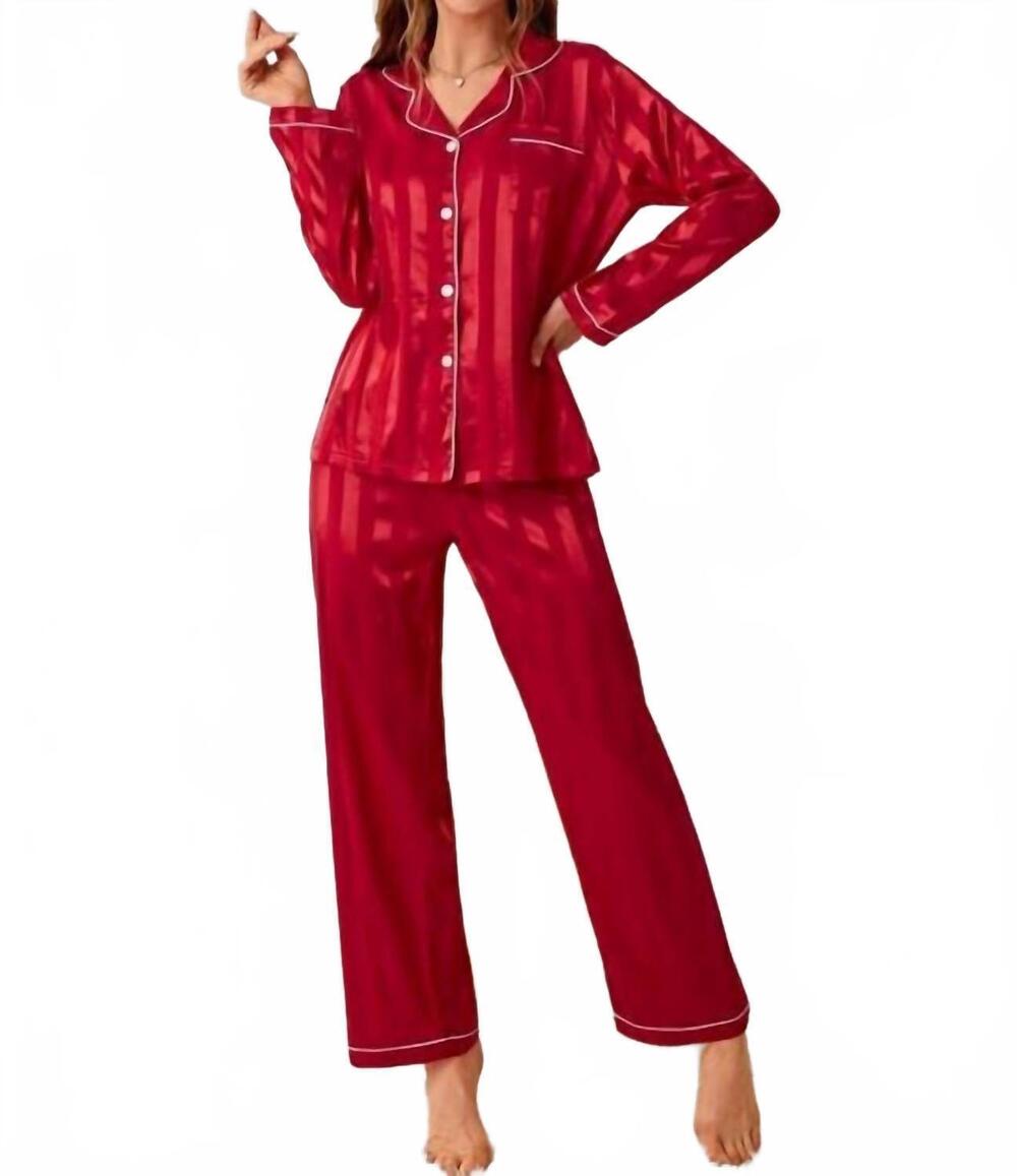 NEW UNKNOWN satin night set in red